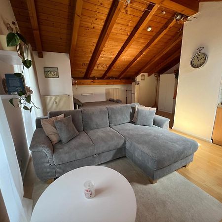 Gemuetliche Dachgeschosswohnung Mit Balkon Ainring Buitenkant foto