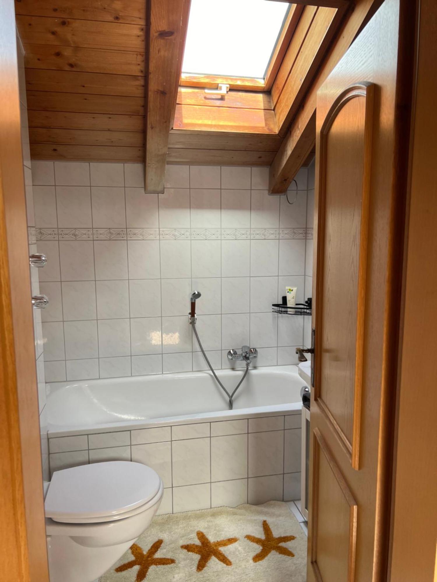 Gemuetliche Dachgeschosswohnung Mit Balkon Ainring Buitenkant foto