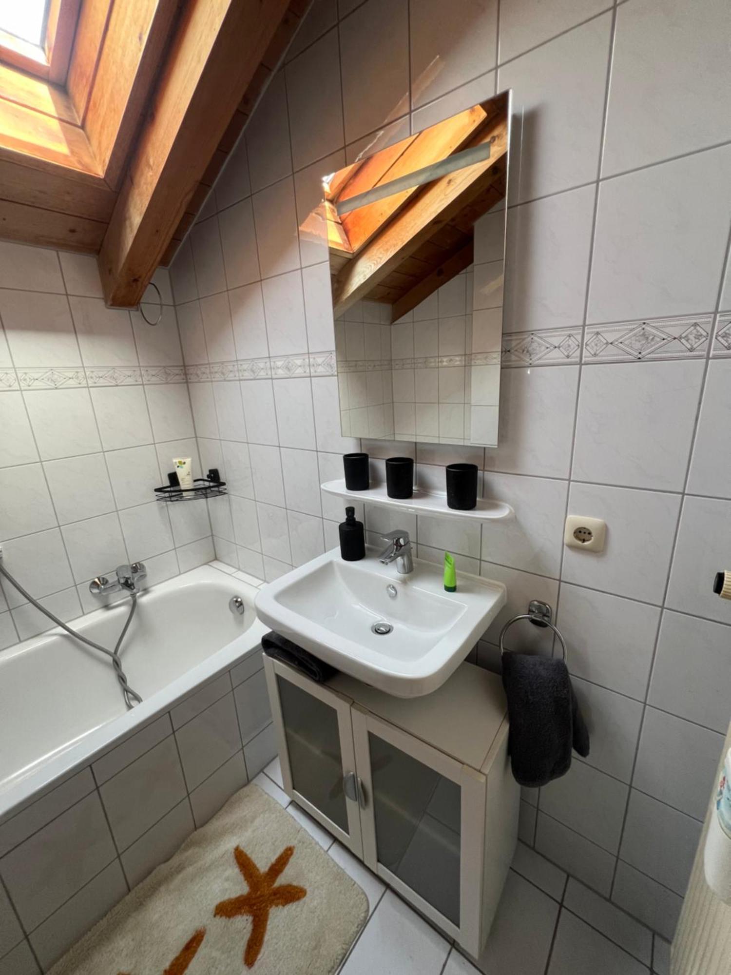 Gemuetliche Dachgeschosswohnung Mit Balkon Ainring Buitenkant foto