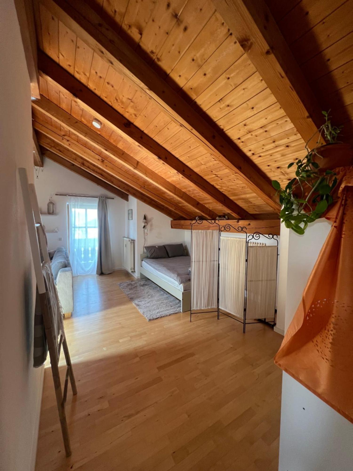 Gemuetliche Dachgeschosswohnung Mit Balkon Ainring Buitenkant foto