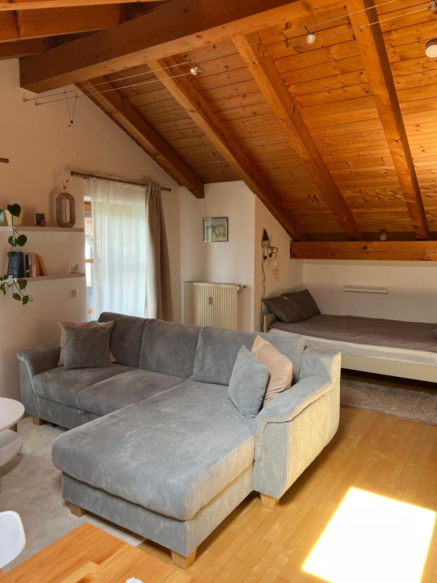 Gemuetliche Dachgeschosswohnung Mit Balkon Ainring Buitenkant foto